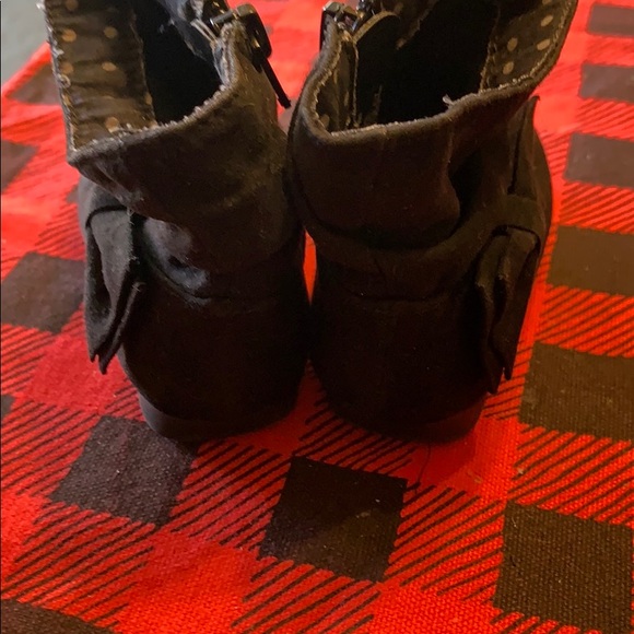 Black Toddler Booties with Bow - Picture 4 of 4